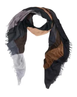 Suzi Roher Oh My Scarf