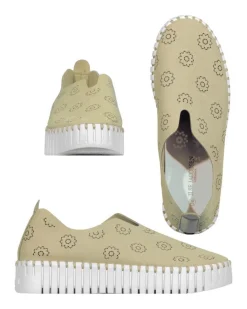 Tulip Drop 2 Slip On Sneaker